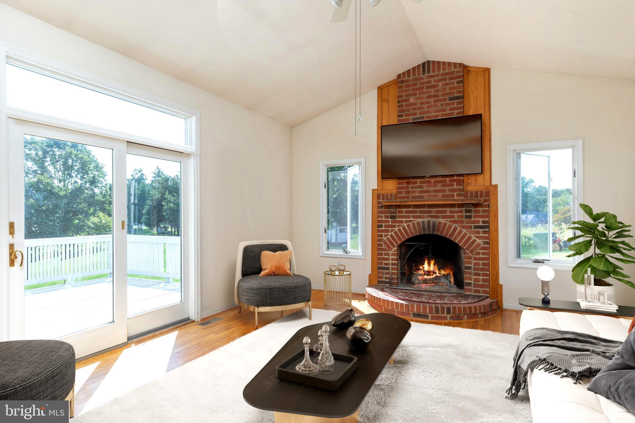 10431 Pineview Road Manassas, VA 20111 - Photo 11 of 51 Easy access from comfy family room to large deck