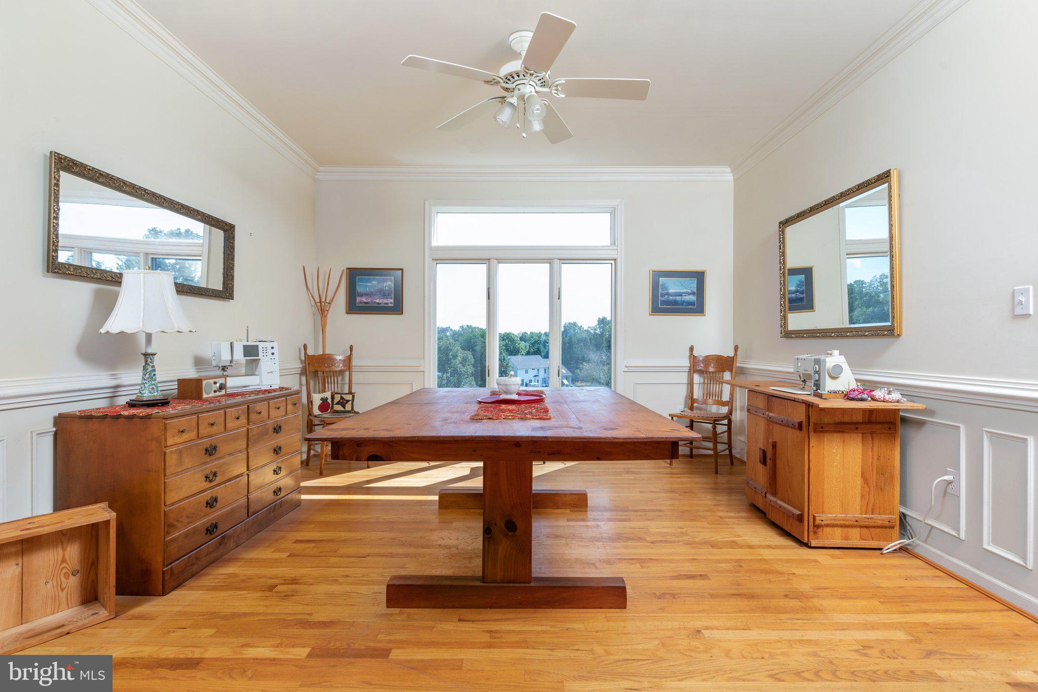 10431 Pineview Road Manassas, VA 20111 - Photo 12 of 51 Separate formal dining room. Note the custom trim