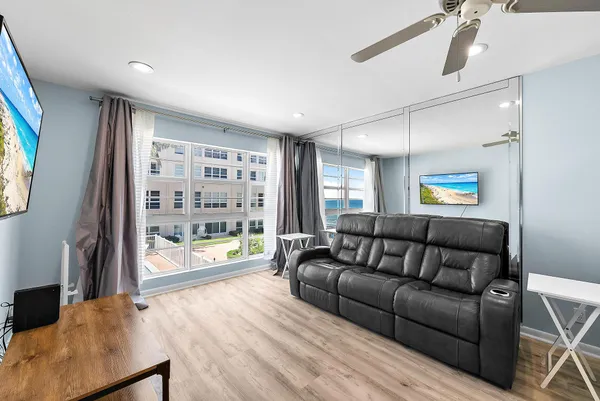 $3,200 | 3851 North Ocean Boulevard, Unit 202, Gulf Stream, FL 33483