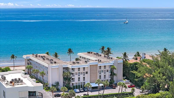 $3,200 | 3851 North Ocean Boulevard, Unit 202, Gulf Stream, FL 33483