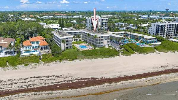 $3,200 | 3851 North Ocean Boulevard, Unit 202, Gulf Stream, FL 33483