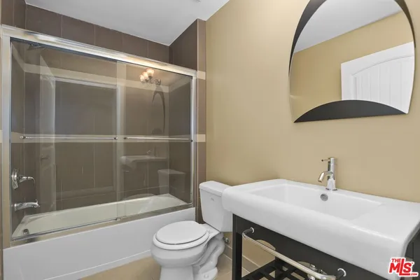 $700,000 | 7348 De Soto Avenue, Unit 108, Canoga Park, CA 91303