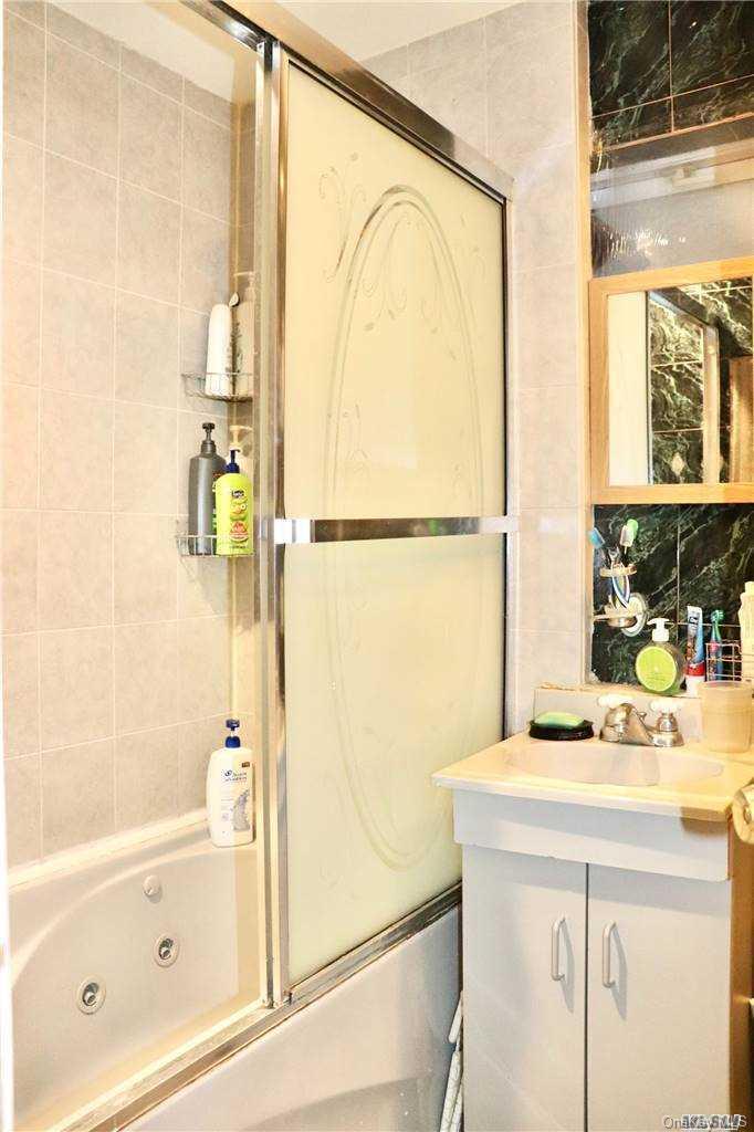 97-11 Cresskill Place Queens, NY 11435 - Photo 26 of 36