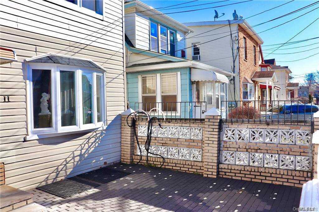 97-11 Cresskill Place Queens, NY 11435 - Photo 3 of 36