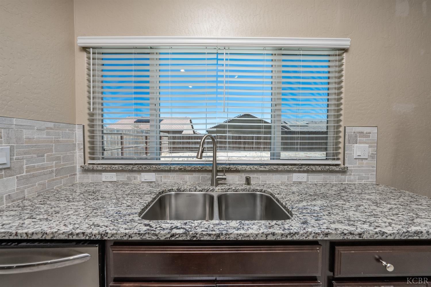684 Strada Street Lemoore, CA 93245 - Photo 10 of 45 Gallery Image 10