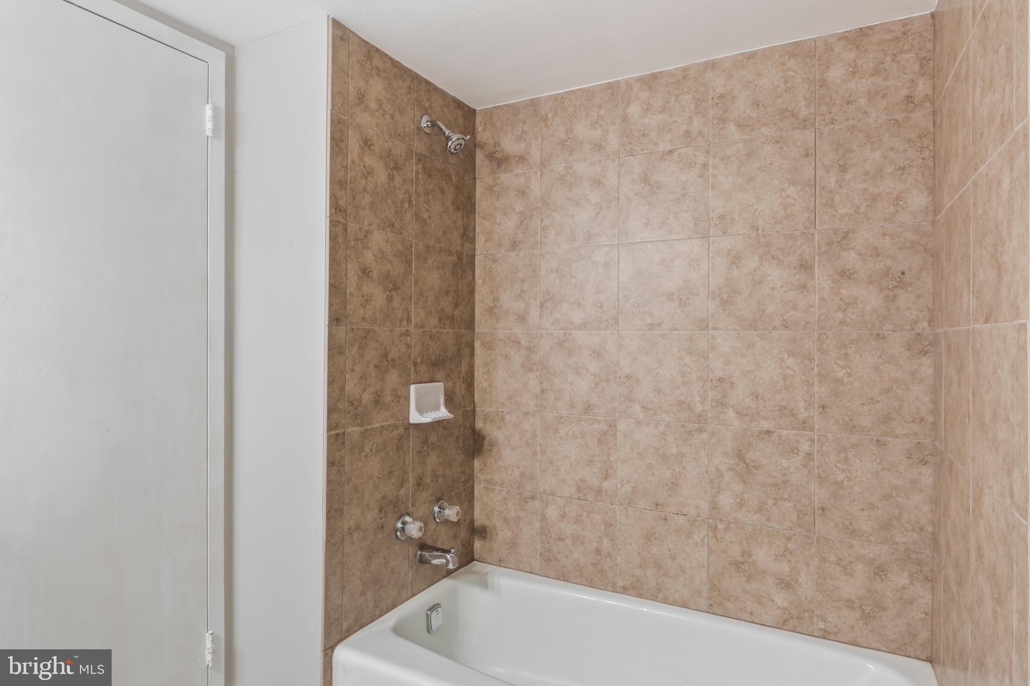 1422 Northgate Square, Unit 12B Reston, VA 20190 - Photo 24 of 36 2nd Full Bath