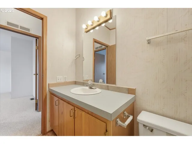 $160,000 | 8300 Northeast Quatama Street, Unit 104, Hillsboro, OR 97006