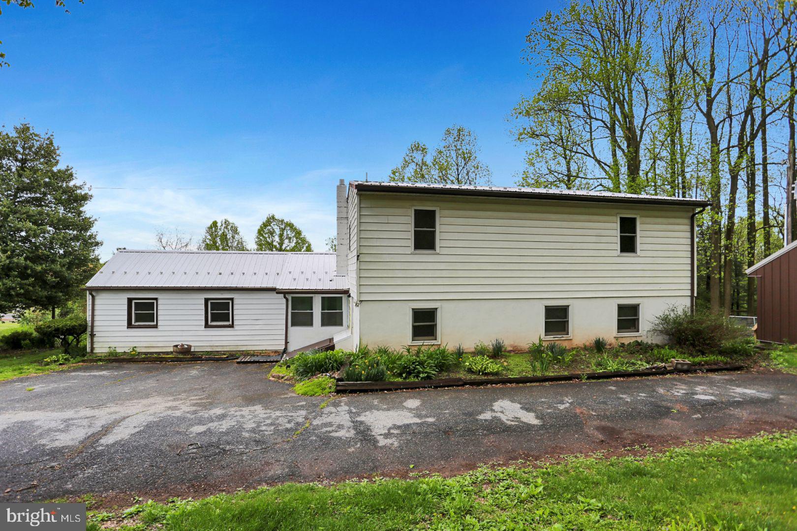 17 Ruffner Road Mohnton, PA 19540 - Photo 3 of 38