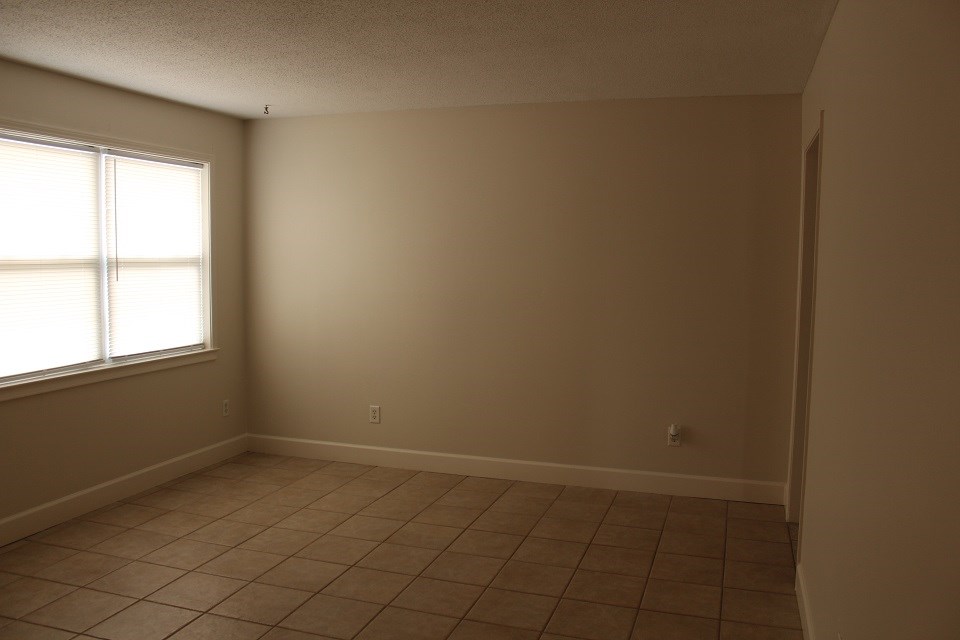 102 Greenridge Road Dothan, AL 36305 - Photo 4 of 9