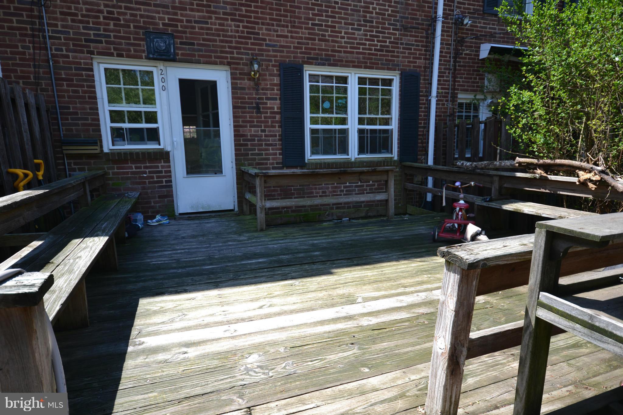 200 Dumbarton Road Baltimore, MD 21212 - Photo 8 of 9 Exterior (Rear)