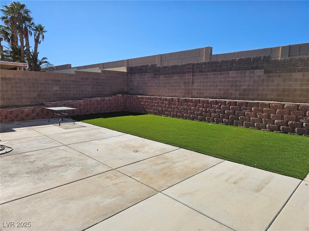 104 Appian Way Henderson, NV 89002 - Photo 27 of 52 View of fenced backyard