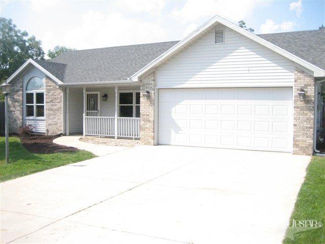 403 Sunset Lane Decatur, IN 46733 - Photo 1 of 13
