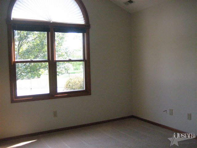 403 Sunset Lane Decatur, IN 46733 - Photo 8 of 13
