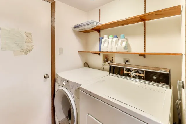 $259,000 | 1316 Barclay Lane, Deerfield, IL 60015