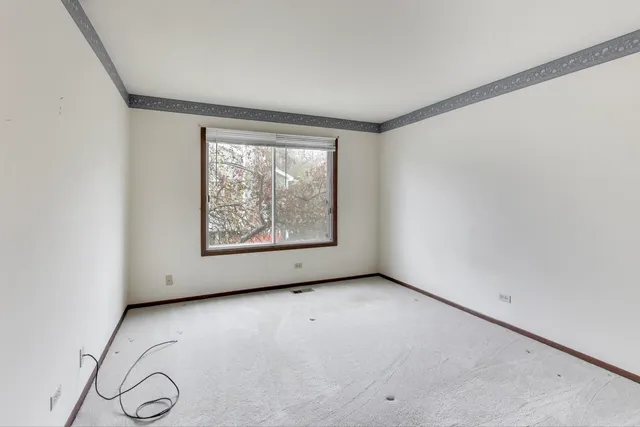 $259,000 | 1316 Barclay Lane, Deerfield, IL 60015