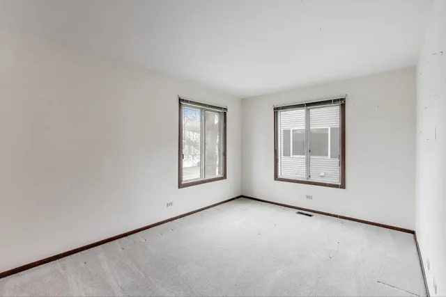 $259,000 | 1316 Barclay Lane, Deerfield, IL 60015