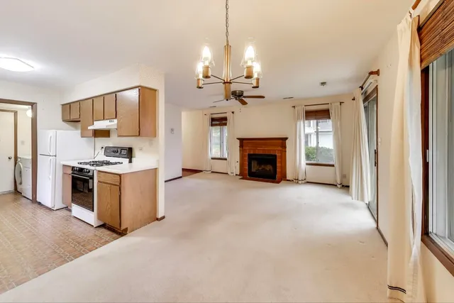 $259,000 | 1316 Barclay Lane, Deerfield, IL 60015