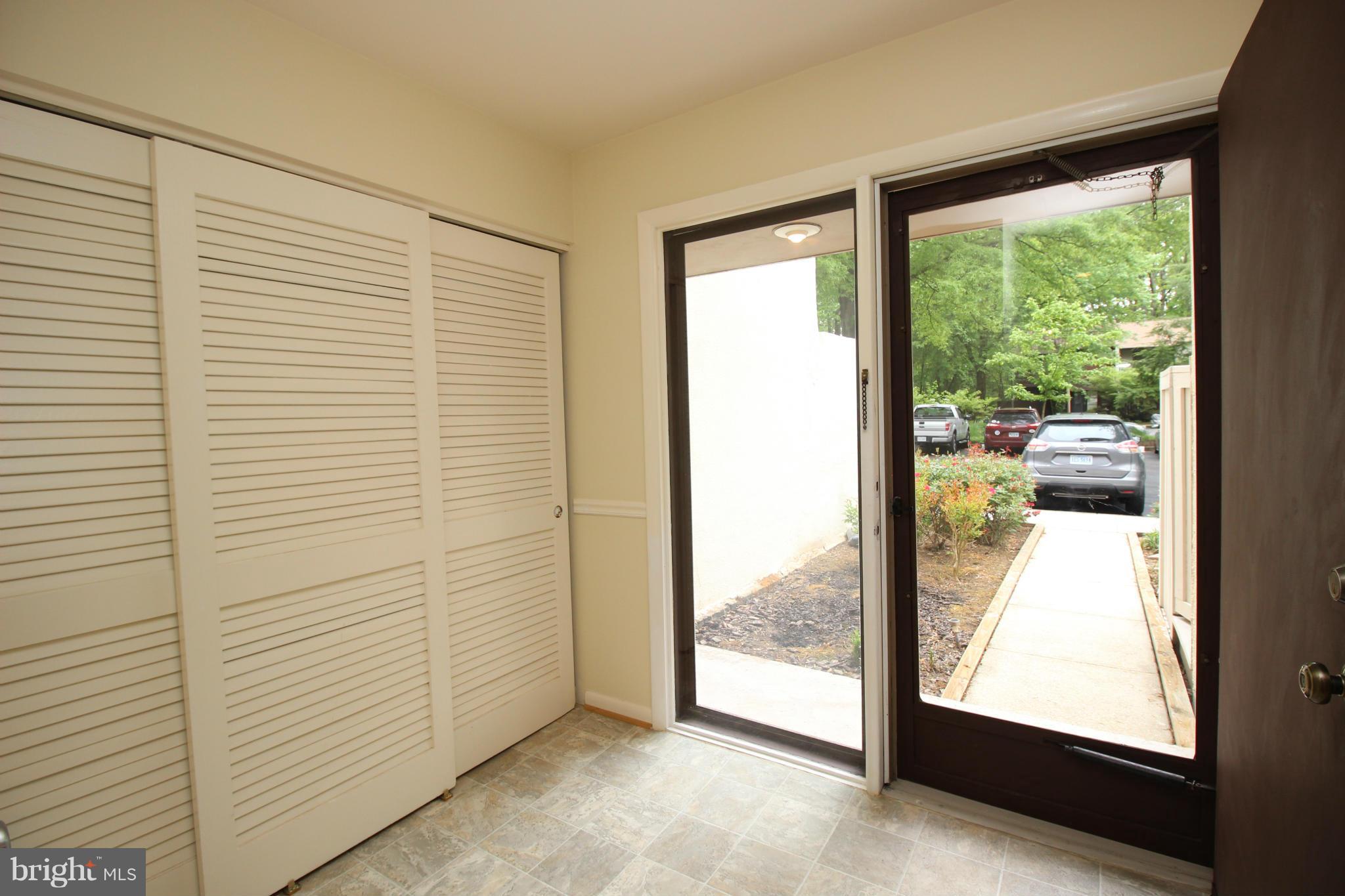 11616 Newbridge Court Reston, VA 20191 - Photo 3 of 30 Interior (General)