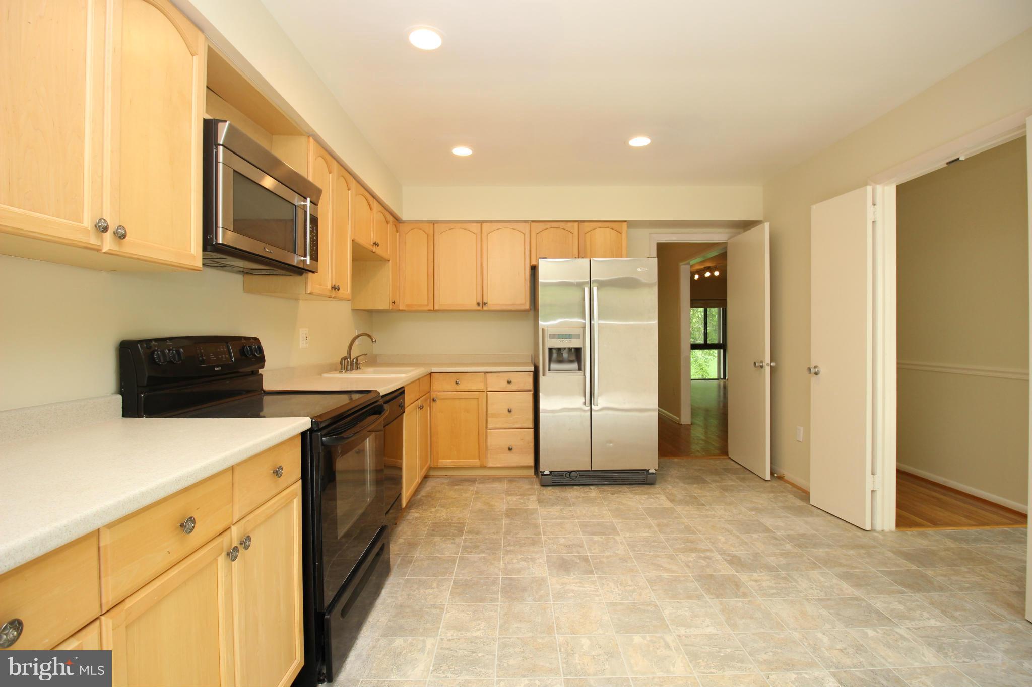 11616 Newbridge Court Reston, VA 20191 - Photo 7 of 30 Kitchen