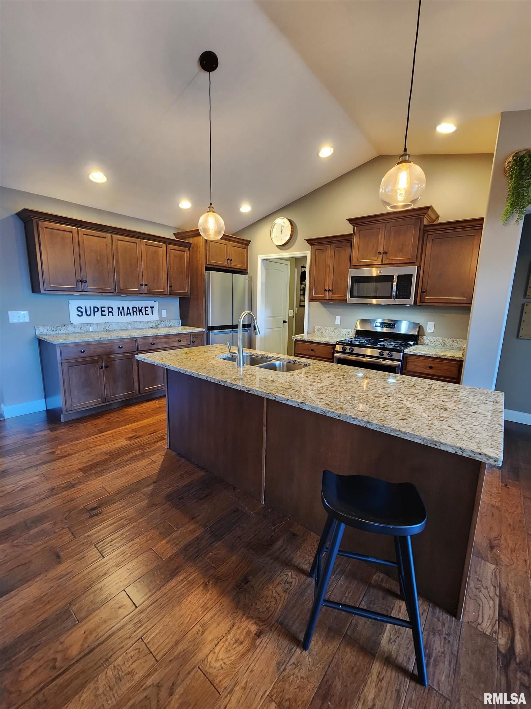 1107 Devon Lane Washington, IL 61571 - Photo 8 of 33 Gallery Image 8