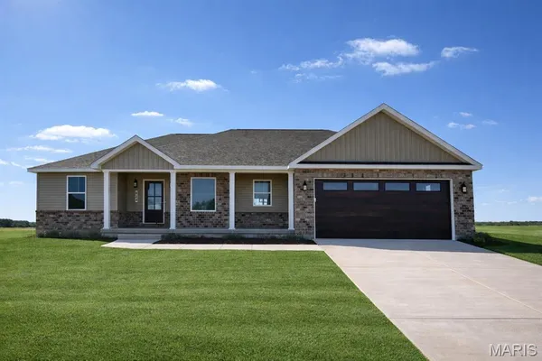 $430,000 | 824 Barclay Drive, Farmington, MO 63640