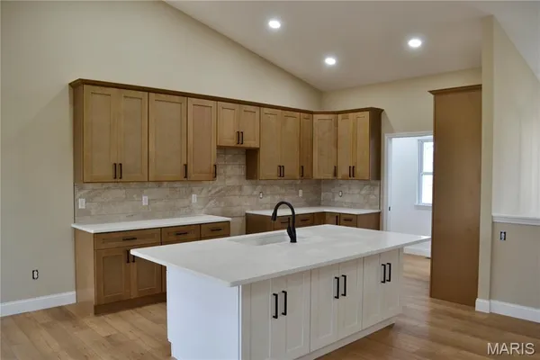 $430,000 | 824 Barclay Drive, Farmington, MO 63640