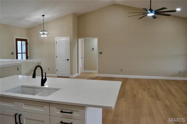 $430,000 | 824 Barclay Drive, Farmington, MO 63640