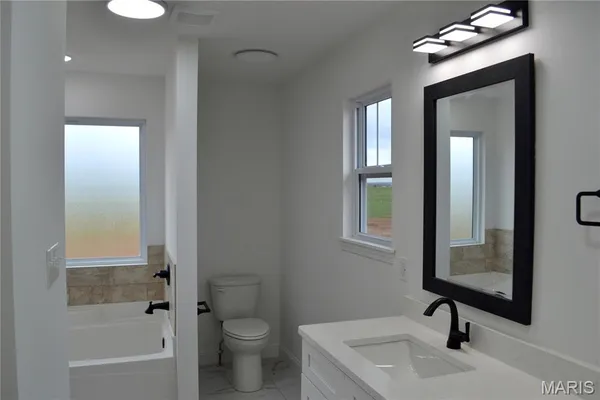 $430,000 | 824 Barclay Drive, Farmington, MO 63640