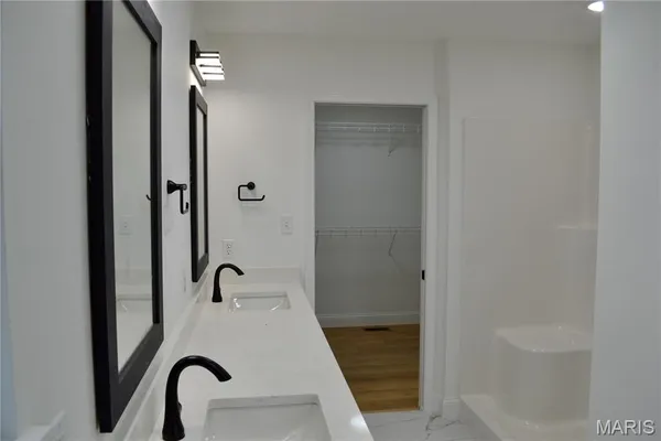 $430,000 | 824 Barclay Drive, Farmington, MO 63640