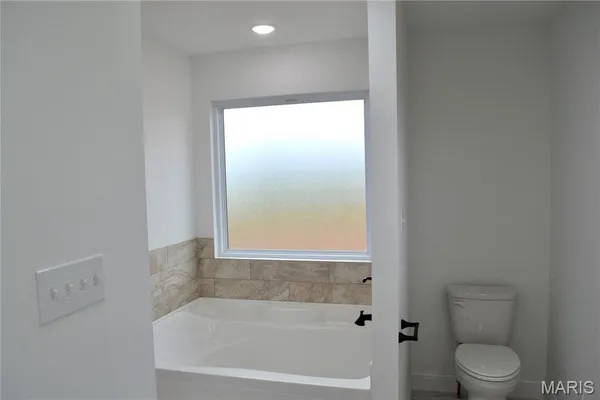 $430,000 | 824 Barclay Drive, Farmington, MO 63640