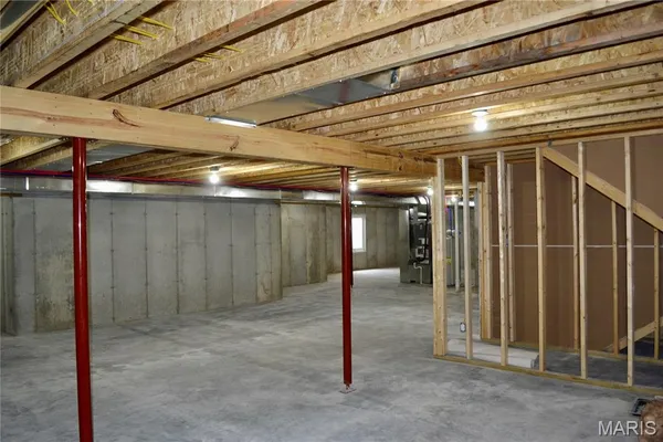 $430,000 | 824 Barclay Drive, Farmington, MO 63640