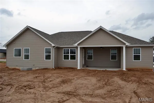 $430,000 | 824 Barclay Drive, Farmington, MO 63640