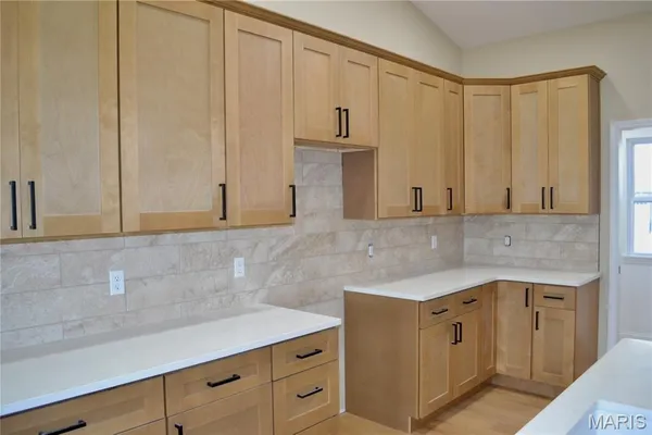 $430,000 | 824 Barclay Drive, Farmington, MO 63640