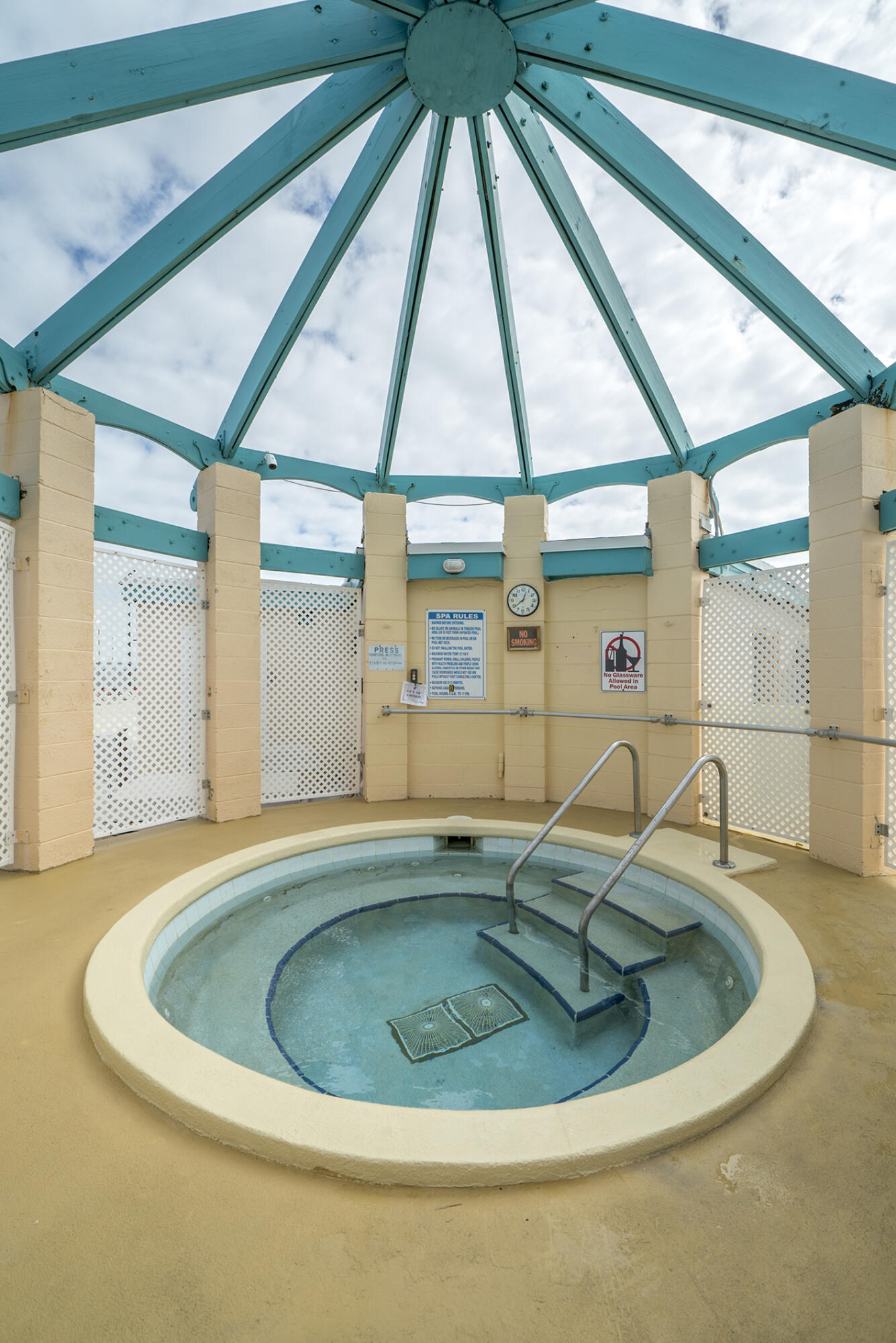 701 Spanish Main Drive, Unit 635 Cudjoe, FL 33042 - Photo 43 of 52 Jacuzzi