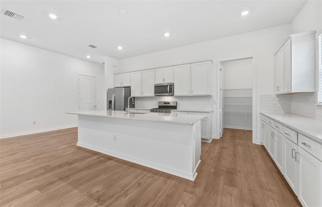 13652 Cyn Rdg Road Spring Hill, FL 34610 - Photo 6 of 34