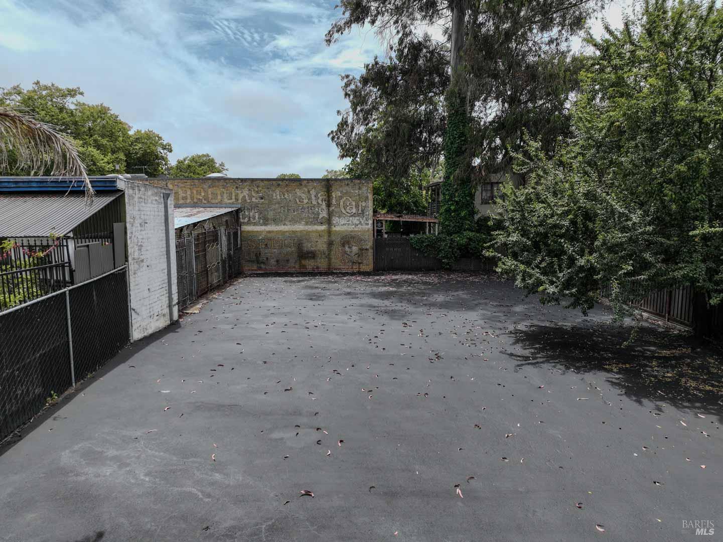 1050 Allston Way Berkeley, CA 94710 - Photo 4 of 20 a view of a backyard