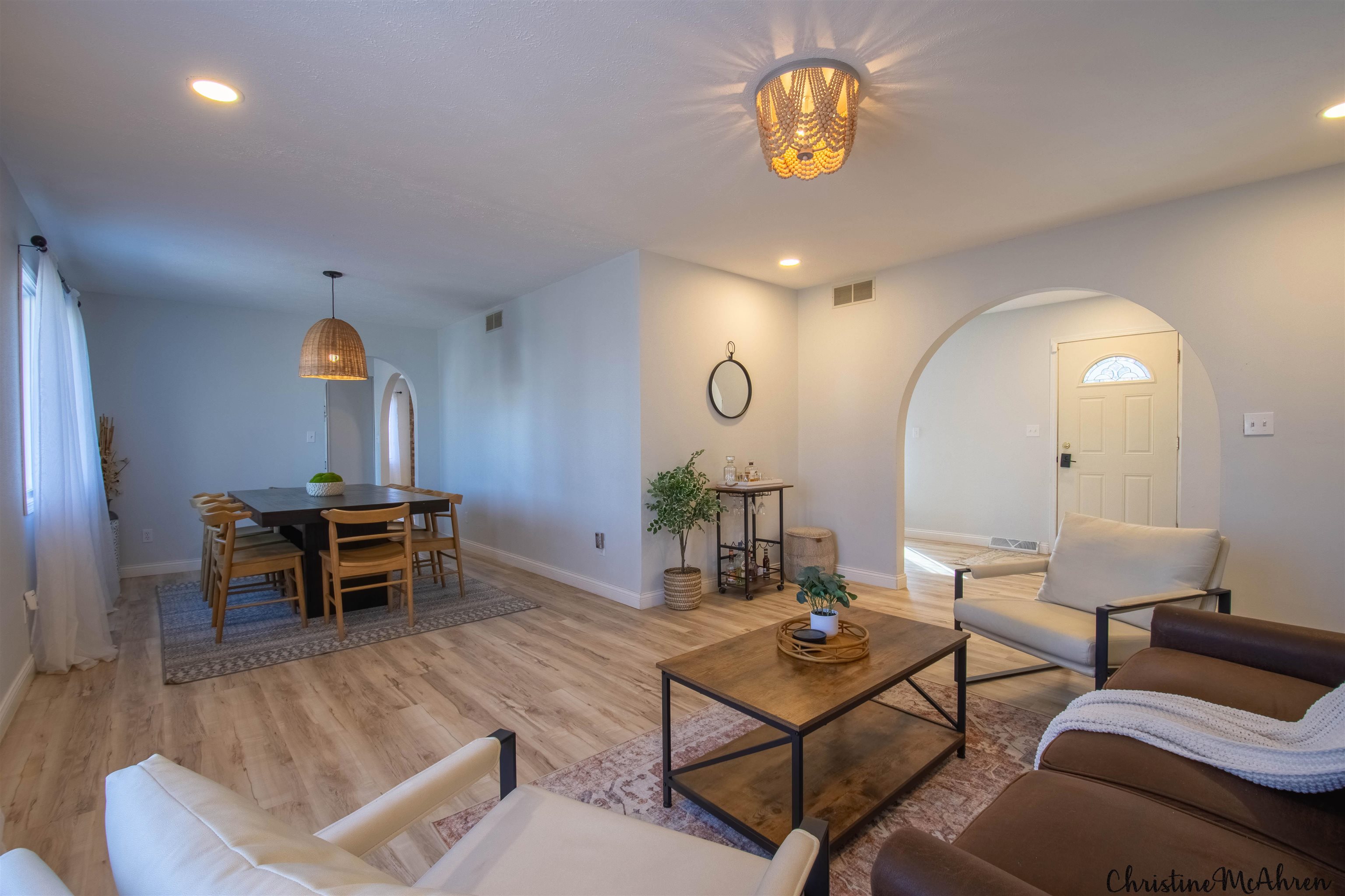6410 Grassridge Road Rockford, IL 61108 - Photo 5 of 31 a living room with furniture