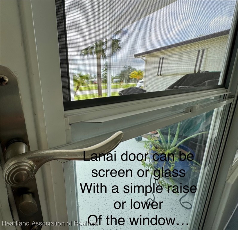 2940 Louis Street Sebring, FL 33872 - Photo 31 of 47 a close up of a mirror