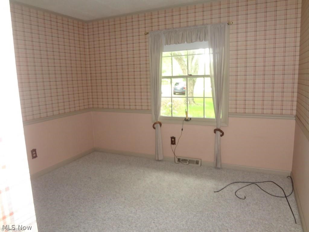617 Airport Road Northwest Warren, OH 44481 - Photo 15 of 27 Gallery Image 15