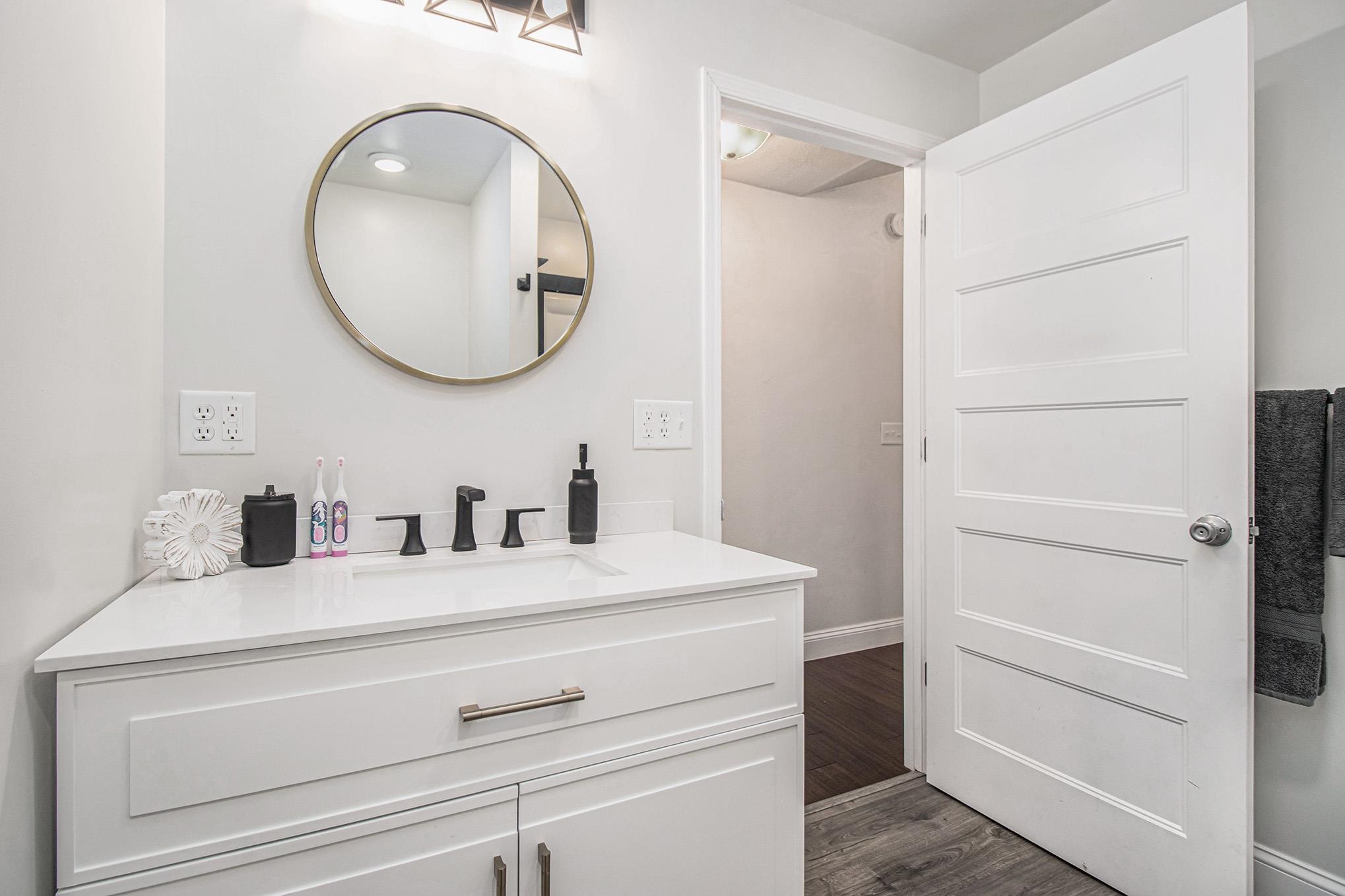 25969 Brick Road South Bend, IN 46628 - Photo 21 of 32 Gallery Image 21