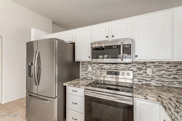 $2,300 | 3517 West Sands Drive, Glendale, AZ 85310