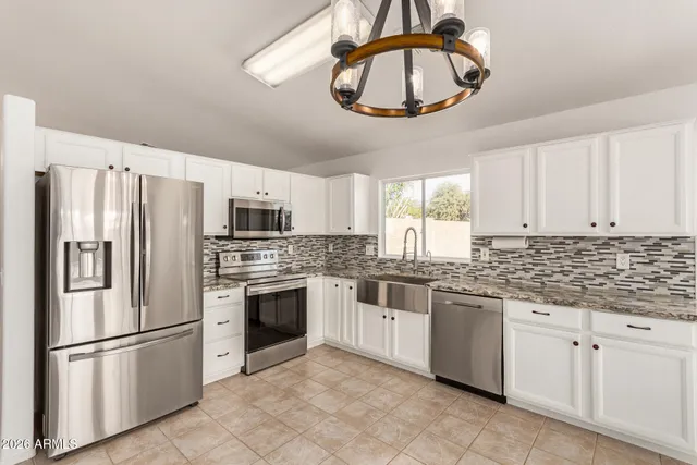 $2,300 | 3517 West Sands Drive, Glendale, AZ 85310