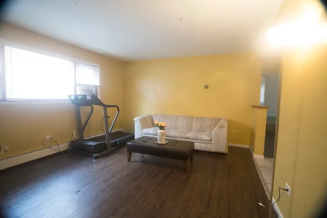 $460,000 | 2052 135th Place, Blue Island, IL 60406