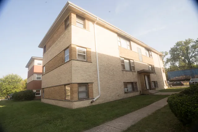 $460,000 | 2052 135th Place, Blue Island, IL 60406