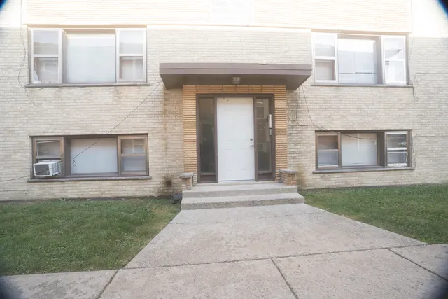 $460,000 | 2052 135th Place, Blue Island, IL 60406