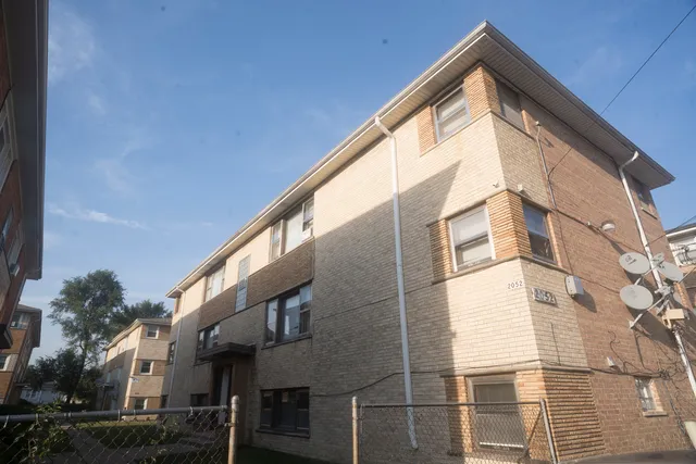 $460,000 | 2052 135th Place, Blue Island, IL 60406