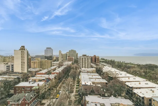 $425,000 | 5471 South Hyde Park Boulevard, Unit 16AB, Chicago, IL 60615