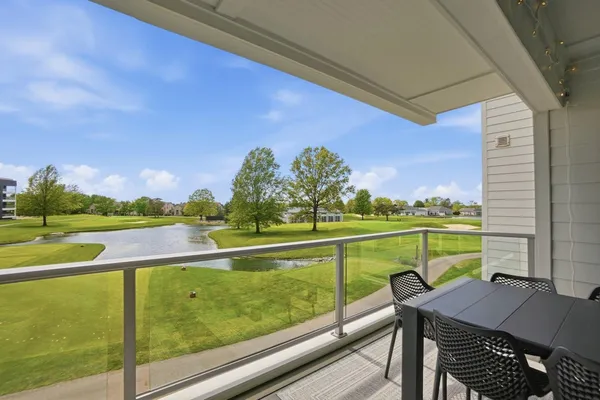 $449,900 | 5233 Highpointe Lakes Drive, Unit 202, Westerville, OH 43081