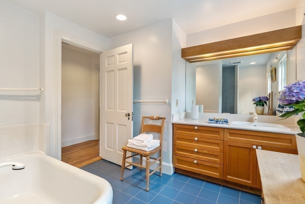 29 Bow Road Belmont, MA 02478 - Photo 22 of 30
