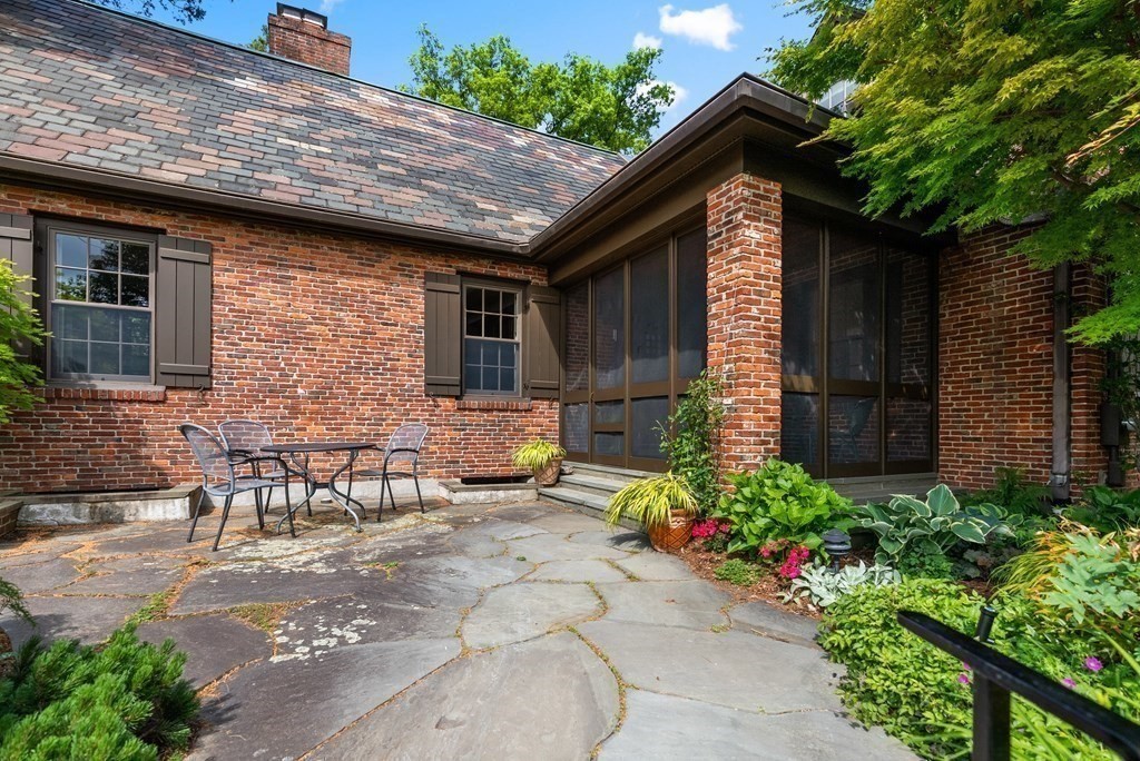 29 Bow Road Belmont, MA 02478 - Photo 3 of 30